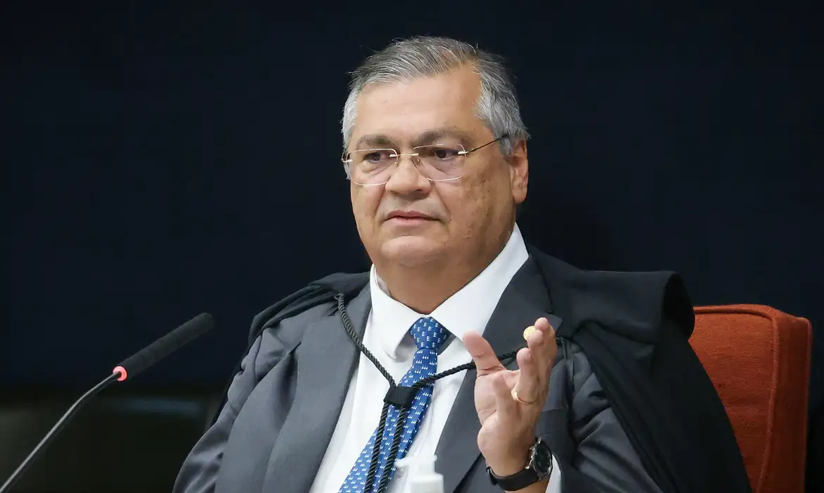 Imagem de PF acusa jornalista de perseguir Dino e cita “perturbação do equilíbrio psicológico”