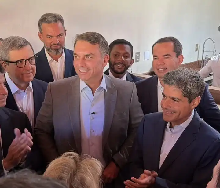 Imagem de União Brasil e PP declaram apoio incondicional a Flávio Bolsonaro no segundo turno