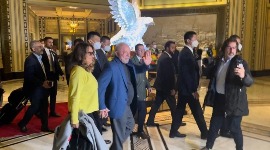 Imagem de Lulinha foi com sócio da Fictor alvo da PF em viagem de Lula à China