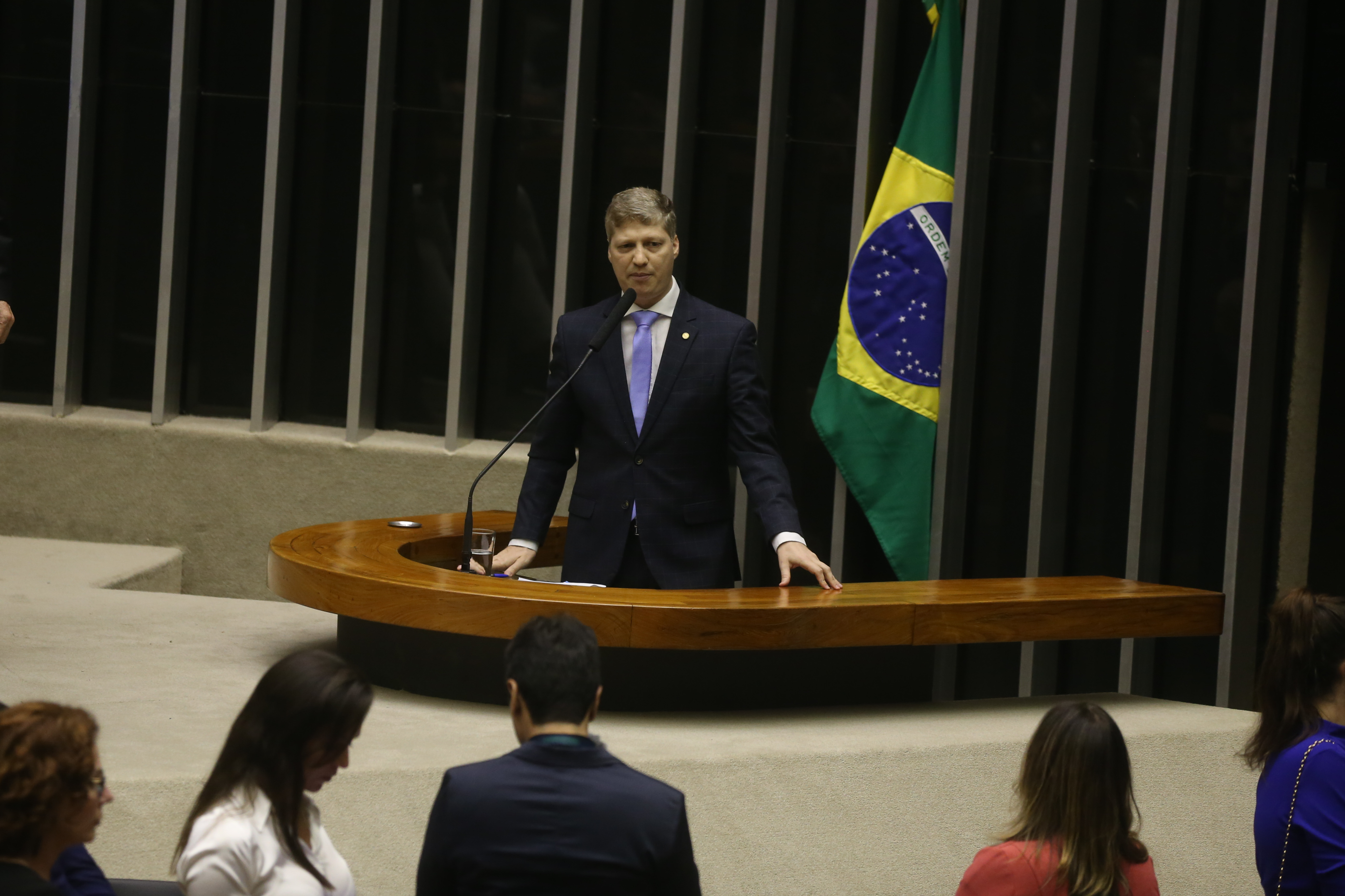 Imagem de Van Hattem critica atuação do STF e apoia impeachment de Gilmar Mendes