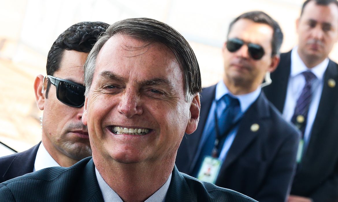 Imagem de Bolsonaro lidera nova pesquisa para 2026