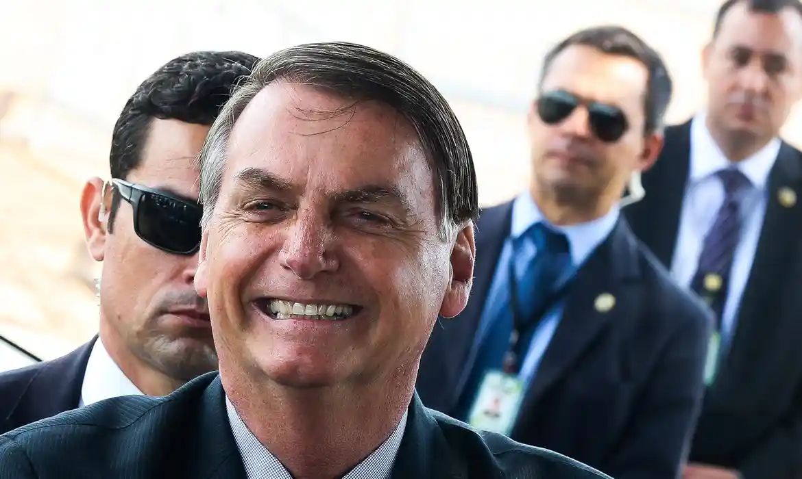 Imagem de Bolsonaro lidera nova pesquisa para 2026