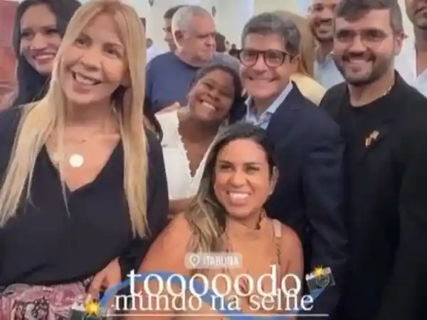 Funcionárias da Escola Profissionalizante Maria de Lourdes Monteiro apareceram em vídeo ao lado de ACM Neto