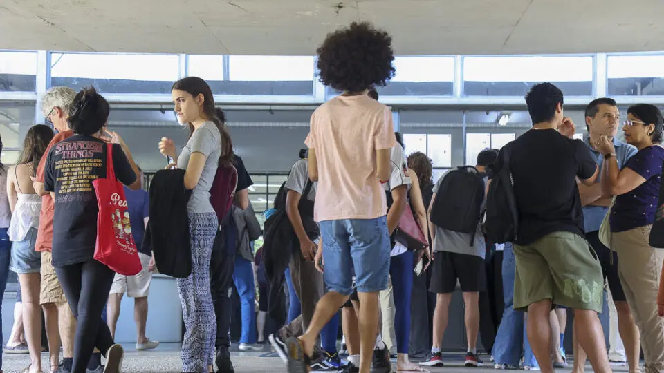 AGU Cobra Meta e Google por Medidas Contra Fake News sobre o Concurso Nacional Unificado (CNU)