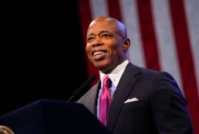 Imagem de Com “pressão da mídia” e crise política, prefeito de Nova York desiste da reeleição