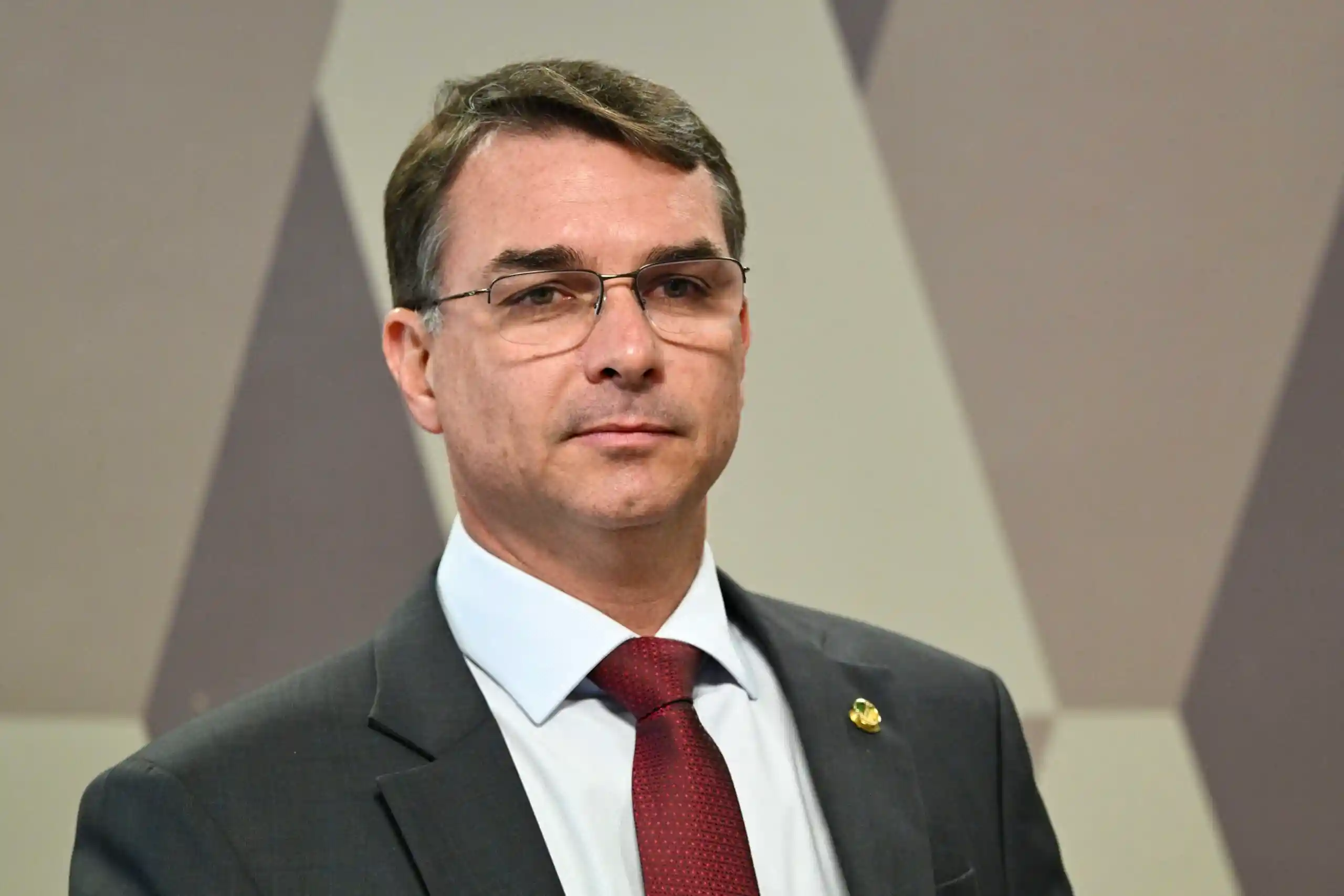 Imagem de Pesquisas internas animam aliados de Flávio Bolsonaro na corrida presidencial