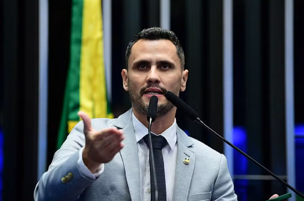 Imagem de Cleitinho desiste da disputa pelo governo de Minas após morte do irmão
