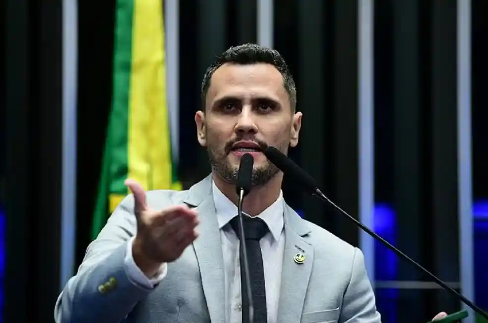 Imagem de Cleitinho desiste da disputa pelo governo de Minas após morte do irmão