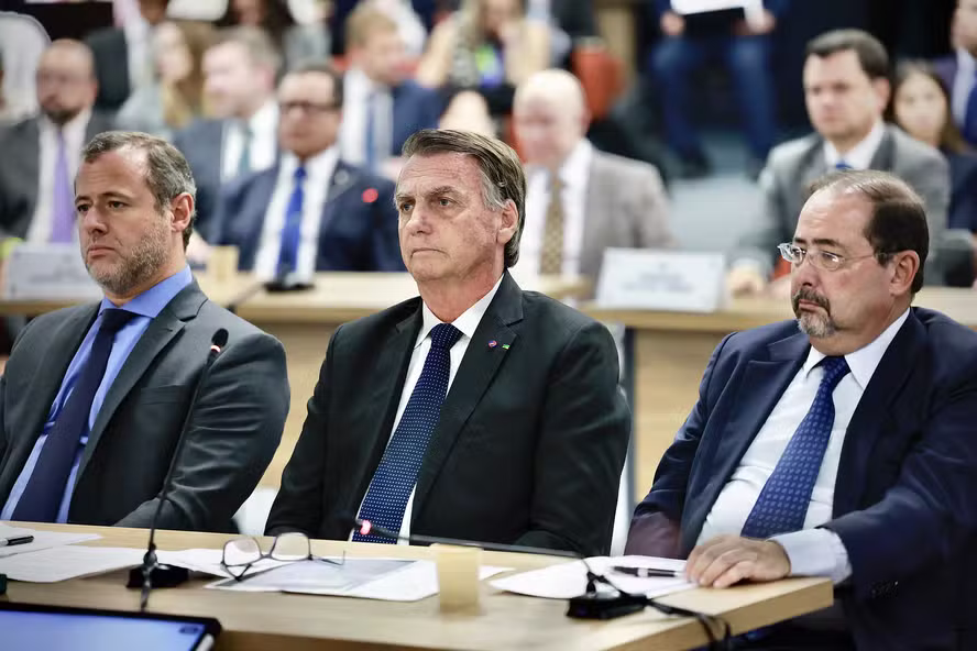 Imagem de STF: conheça os cinco ministros que vão julgar Bolsonaro