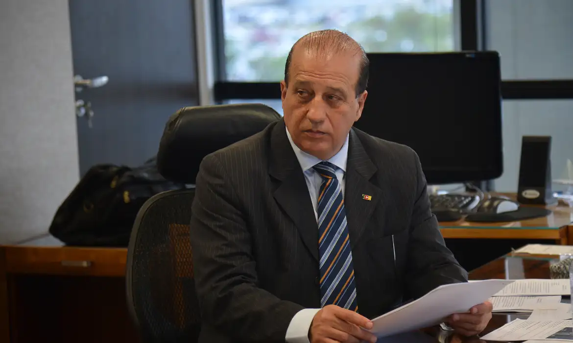 Imagem de Ministro do TCU critica falta de governança no Brasil e cita crise de segurança no Rio
