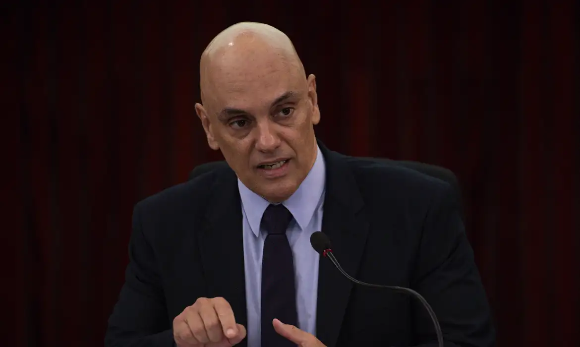 Imagem de Juiz auxiliar deixa gabinete de Alexandre de Moraes no STF