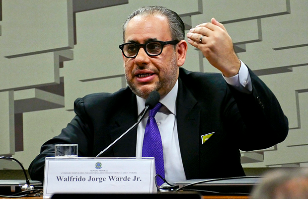 Imagem de Advogado crítico da delação premiada deixa defesa de Daniel Vorcaro em meio ao avanço do caso Banco Master