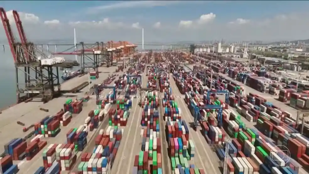 Imagem de Tarifas dos EUA podem elevar preços e dificultar queda dos juros no Brasil
