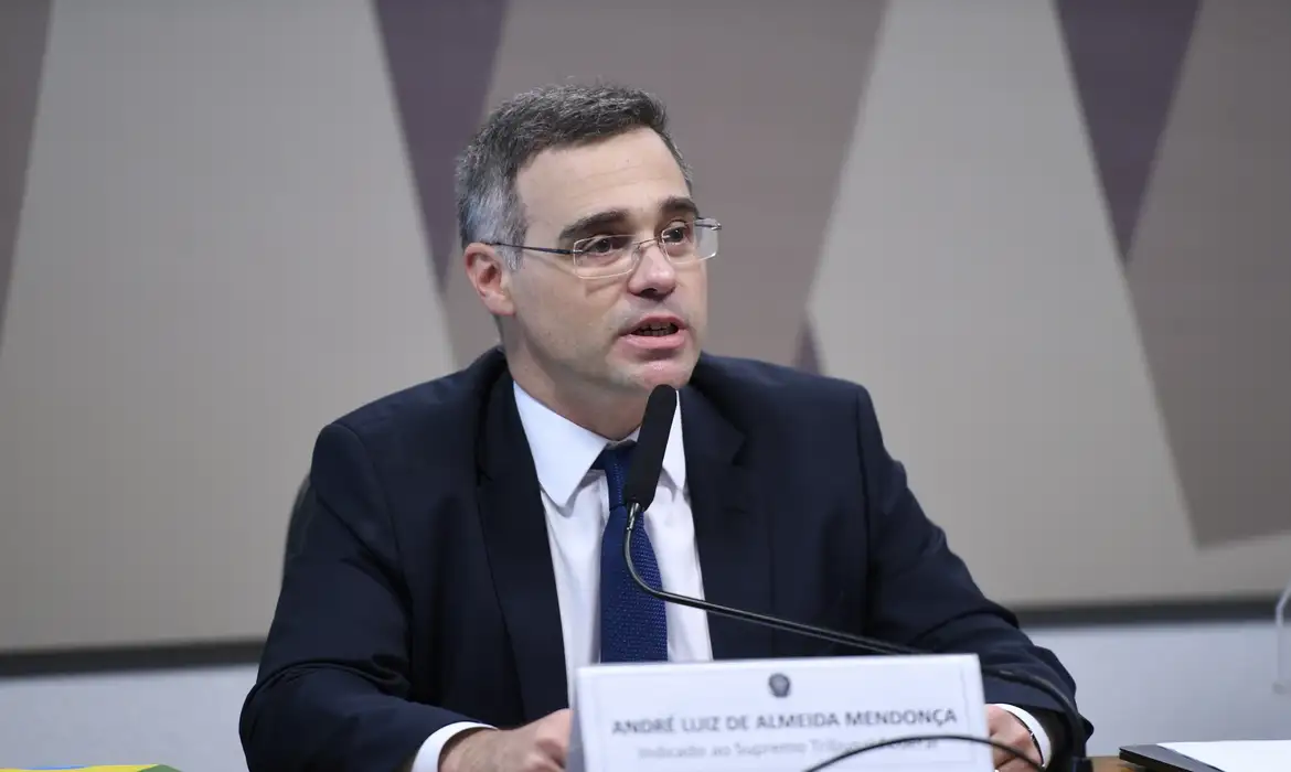 Imagem de Mendonça e ministro da Justiça se reúnem para reduzir tensão entre STF e Polícia Federal