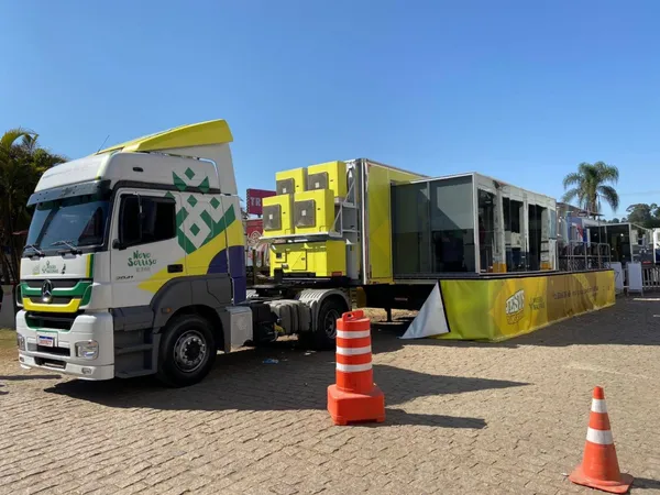 Os atendimentos de saúde grátis promovidos pela Carreta Missionária envolvem atendimento odontológico, consultas oftalmológicas, ginecologia, orientações sobre saúde preventiva