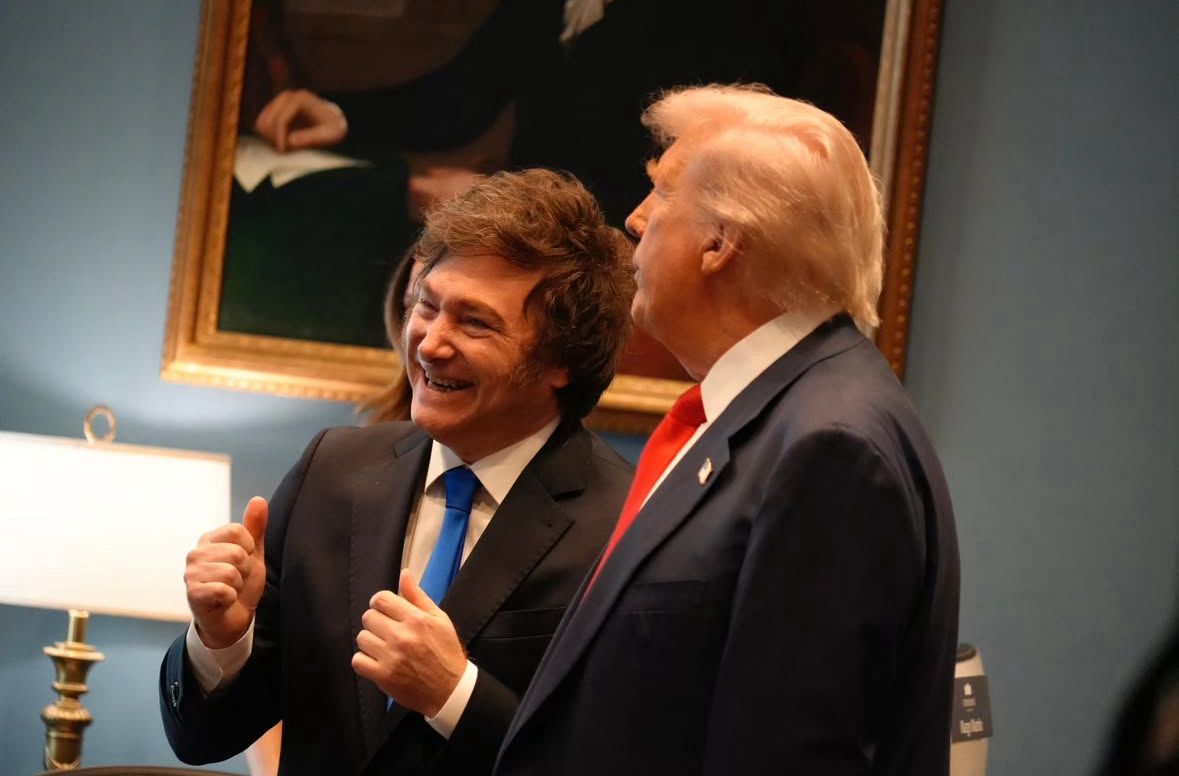 Imagem de Trump celebra vitória de Milei e admite “forte ajuda” dos EUA à Argentina