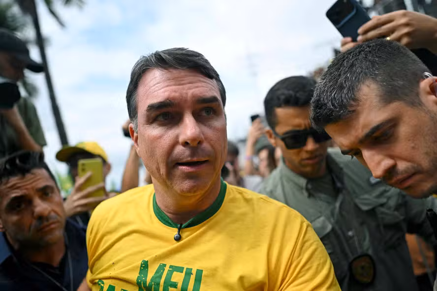 Imagem de Defesa de Flávio Bolsonaro pede que vídeo sobre Lulinha continue nas redes