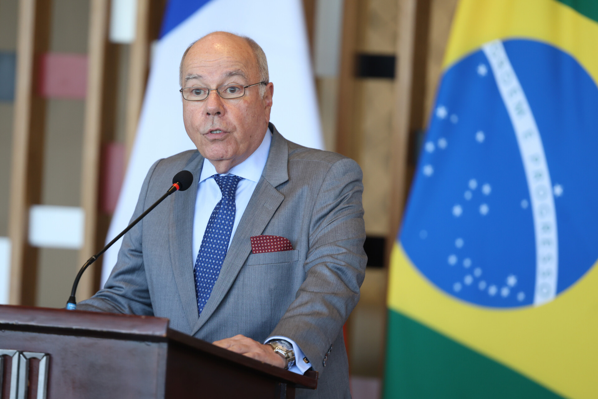 Imagem de Deputado pede convocação de Mauro Vieira após documento do Itamaraty sobre risco envolvendo os EUA