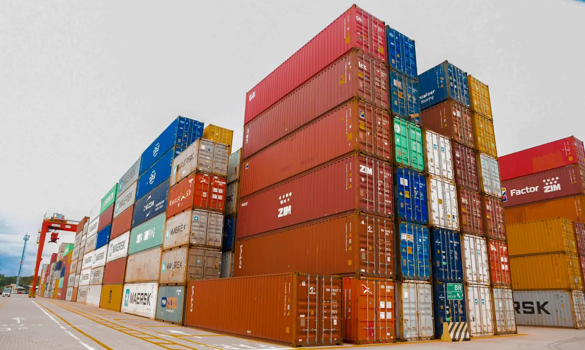 Imagem de Governo Lula aposta em aumento de imposto para fechar rombo fiscal em 2026