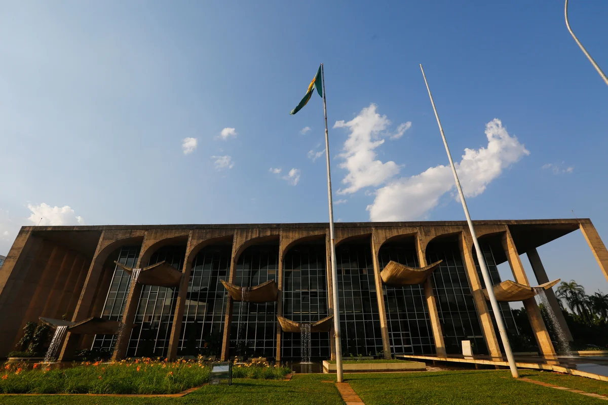 Imagem de Brasil acumula R$ 2,8 bilhões bloqueados no exterior por crimes financeiros desde 2007