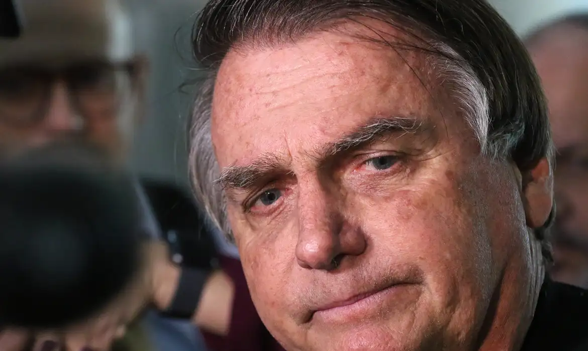 Imagem de Bolsonaro completa dois meses em prisão domiciliar e pede revisão da pena imposta pelo STF