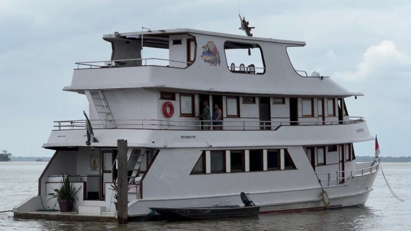 Imagem de Lula mantém iate reserva em Belém e usa embarcação em passeio durante a COP30