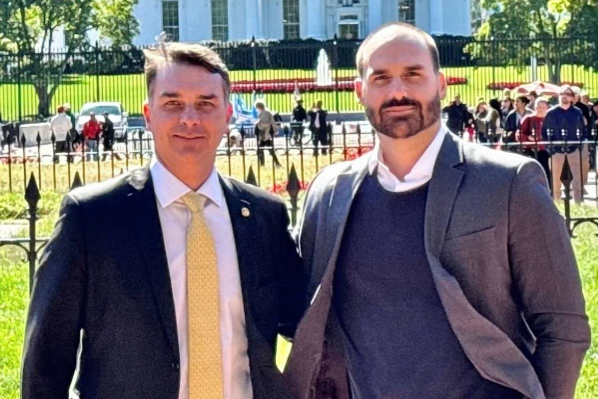 Imagem de Flávio Bolsonaro cumpre missão estratégica nos EUA para obter informações sobre aproximação Lula–Trump