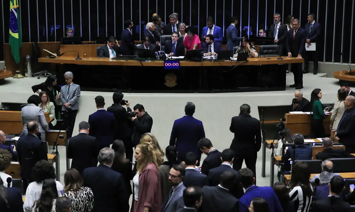 Imagem de Bancada Cristã ganha força e promete rever regras sobre aborto no Congresso