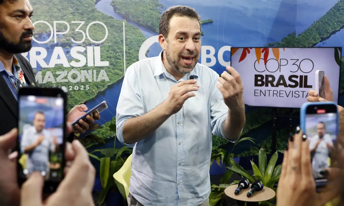 Imagem de Fim da escala 6×1: Comissão da PEC discute transição e registra divergências sobre atuação de Boulos
