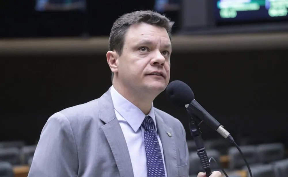 Imagem de Lula oficializa nomeação de Odair Cunha ao TCU em cerimônia reservada