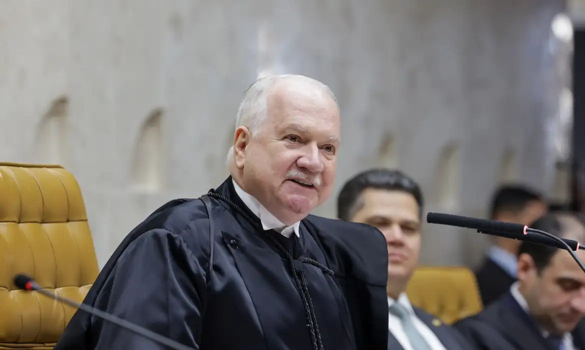Imagem de Fachin pede análise técnica para definir relator do caso Dark Horse