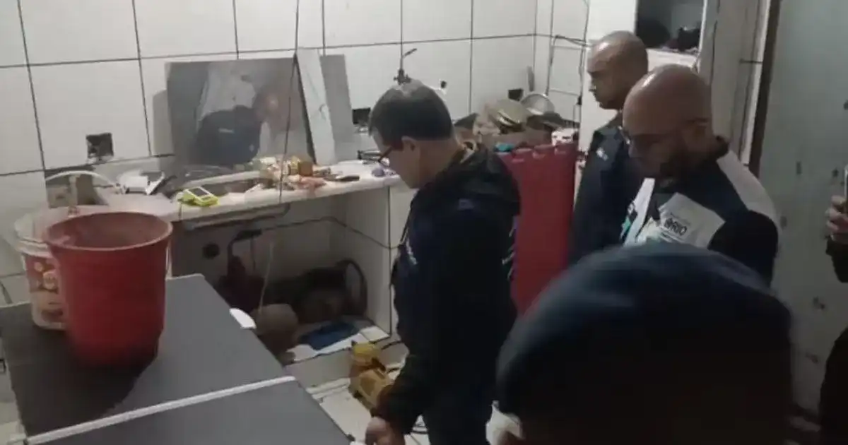 Imagem de Vigilância sanitária apreende bacon contaminado com fezes de rato em depósito clandestino no Rio antes de jogo no Maracanã