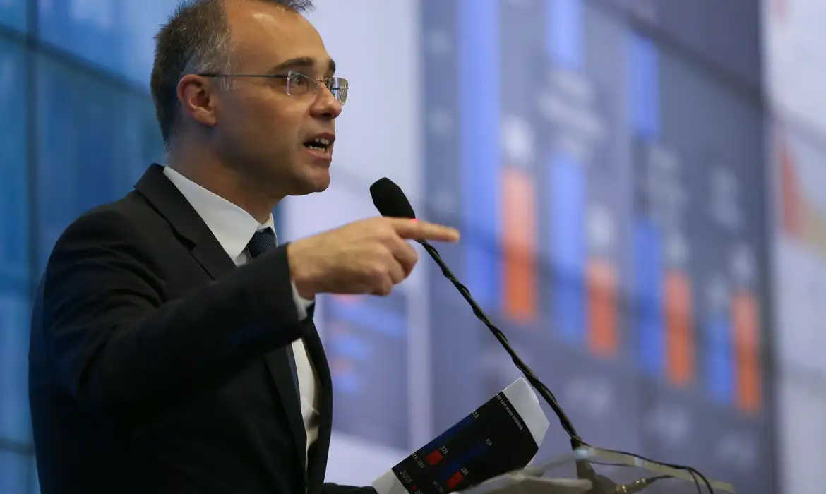 Imagem de Fachin define André Mendonça como relator de investigação sobre filme Dark Horse