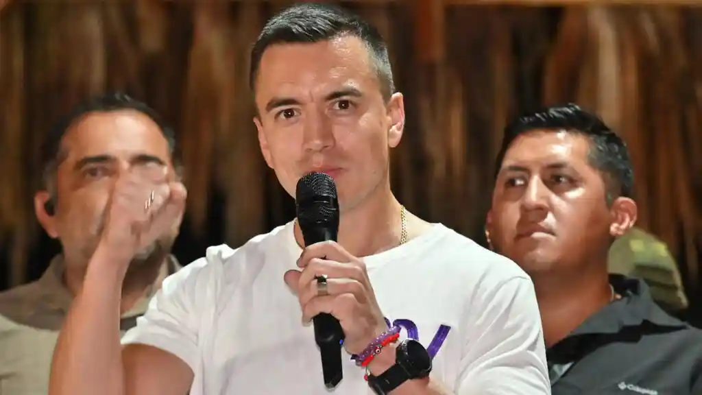 Imagem de A ESQUERDA MATA: Presidente do Equador é vítima de tentativa de homicídio