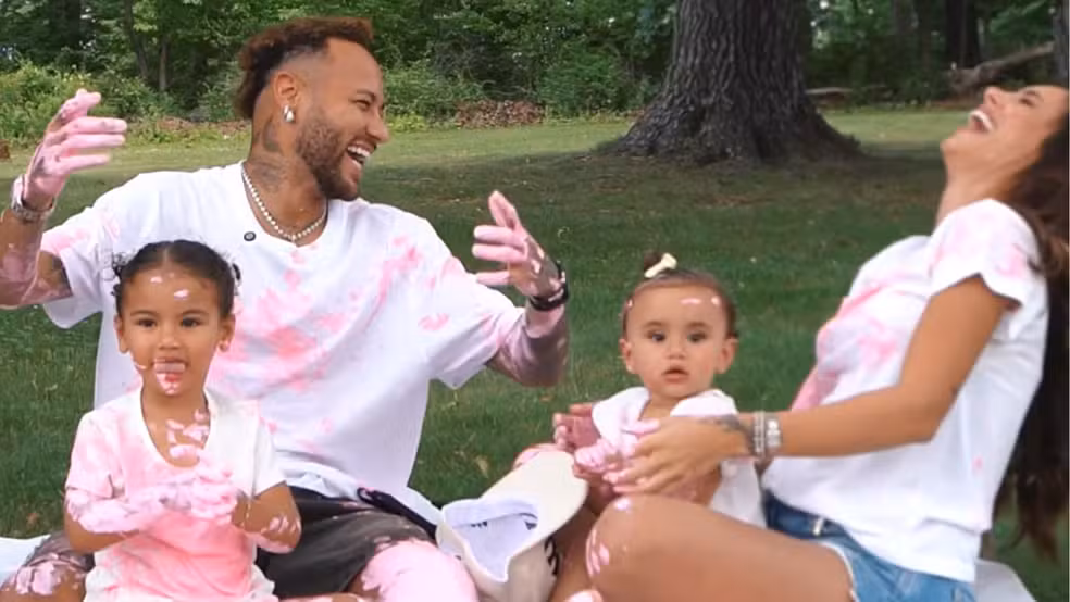 Imagem de Neymar e Bruna Biancardi anunciam gravidez de terceira filha