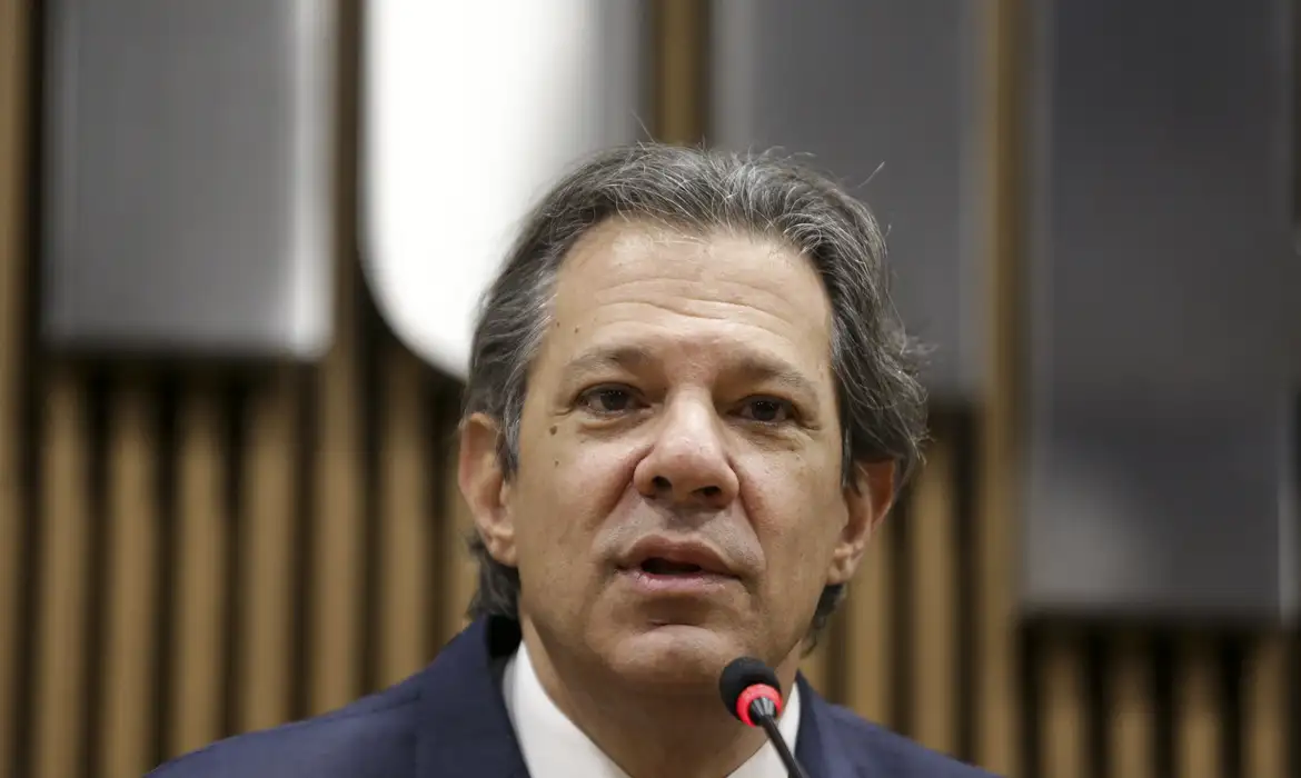 Imagem de Haddad defende Marx e diz que ele não tem culpa pelo que a União Soviética fez