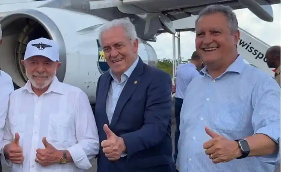 Imagem de Lula se reúne com presidente da CCJ após indicação ao STF e discute articulação política na Bahia