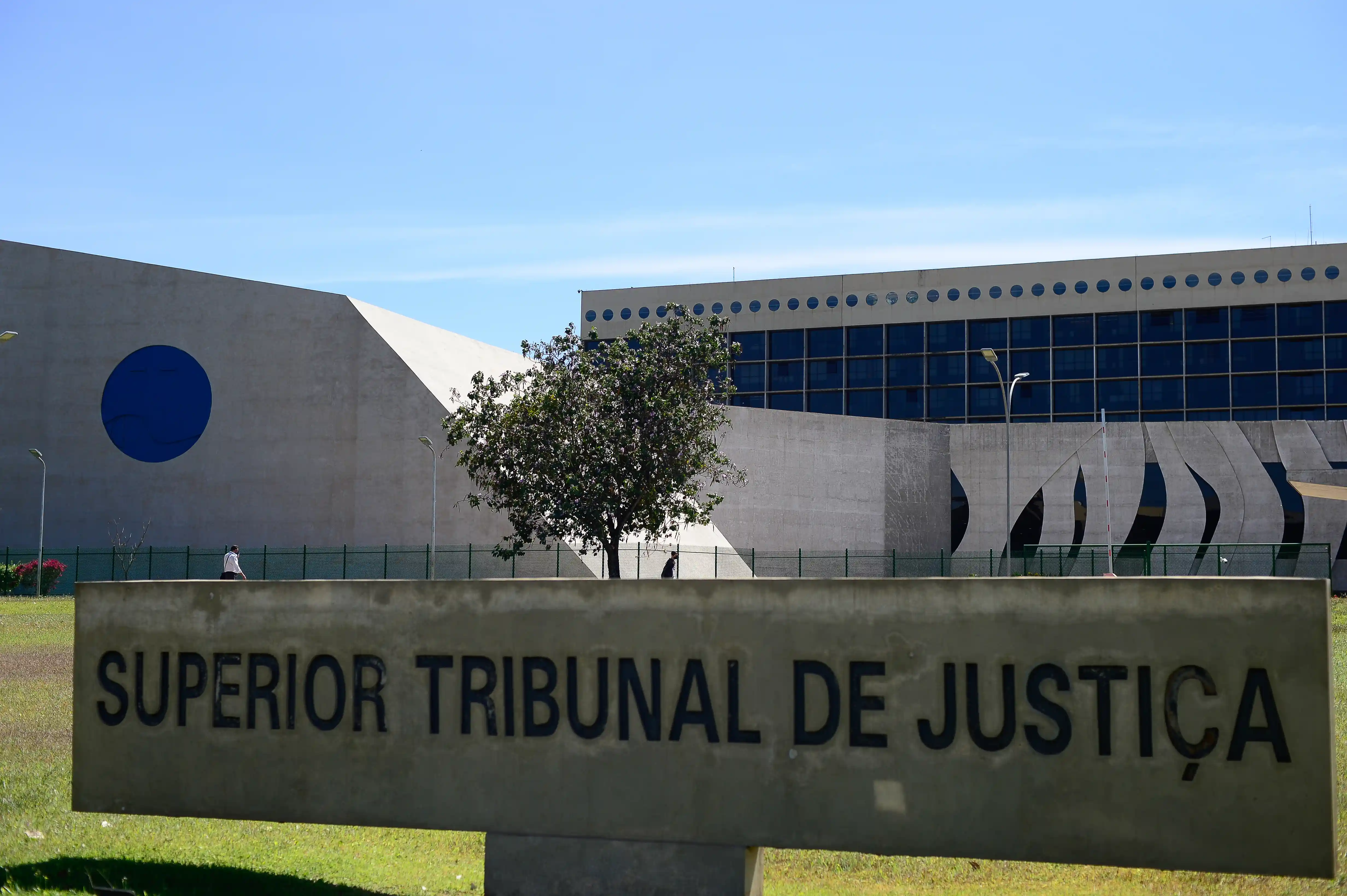 Imagem de Penduricalhos elevam salários no Judiciário a quase R$ 315 mil