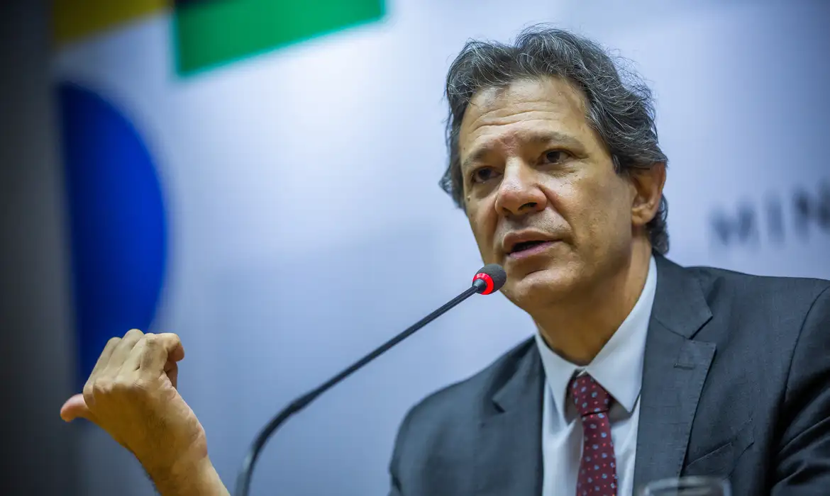 Imagem de Haddad anuncia saída do Ministério da Fazenda em fevereiro e admite afastamento do governo Lula