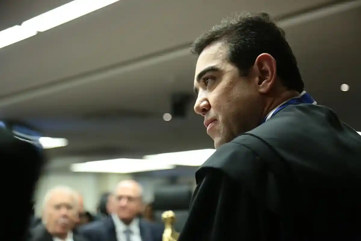 Imagem de Saída de dois ministros abre nova disputa por vagas no TCU