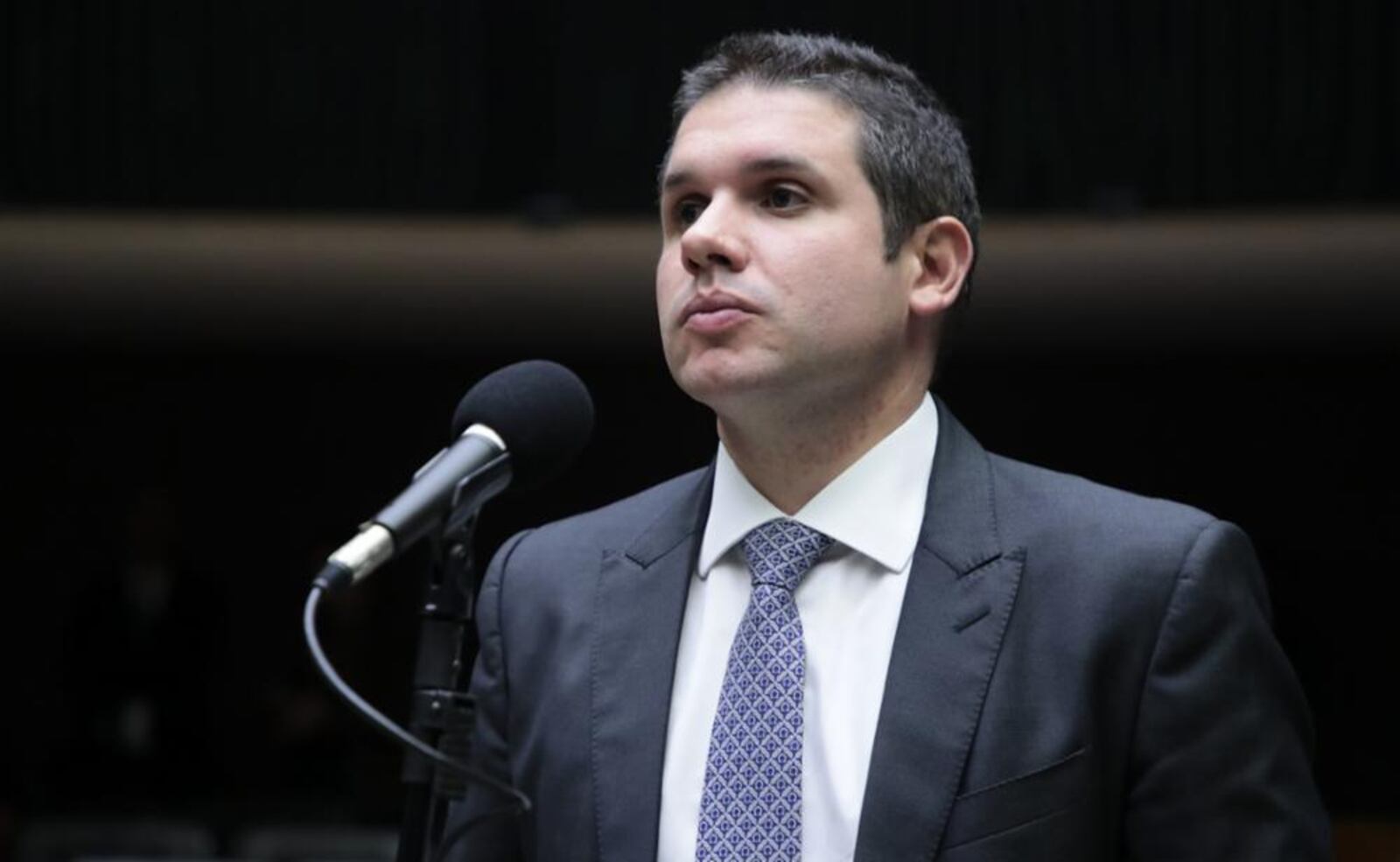 Imagem de Hugo Motta manda desligar ar-condicionado da Câmara