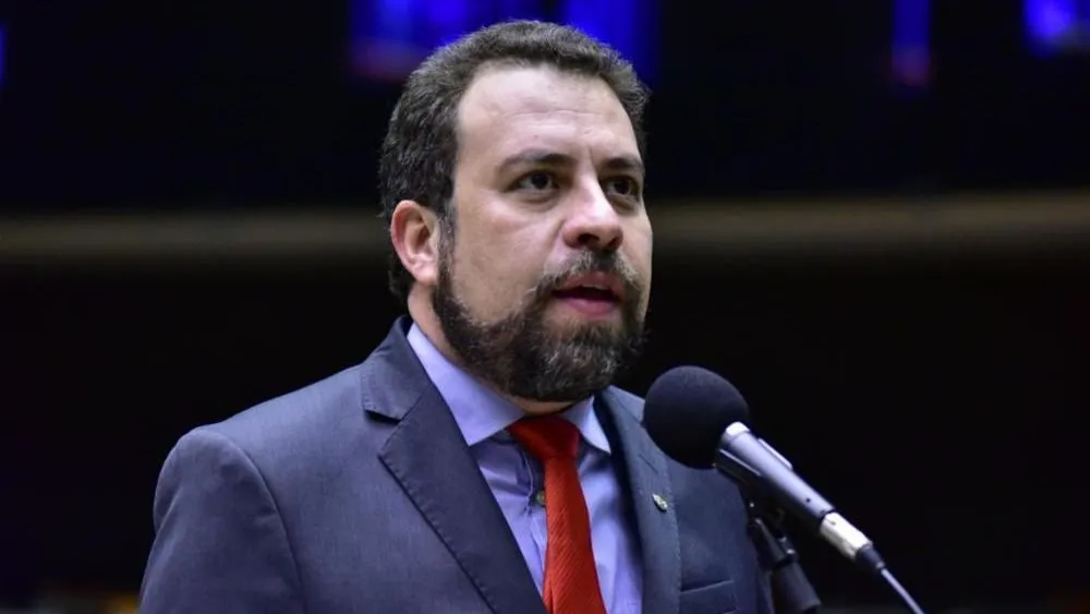Imagem de Boulos critica operações no Rio e diz que “há quem faça populismo à base de sangue”