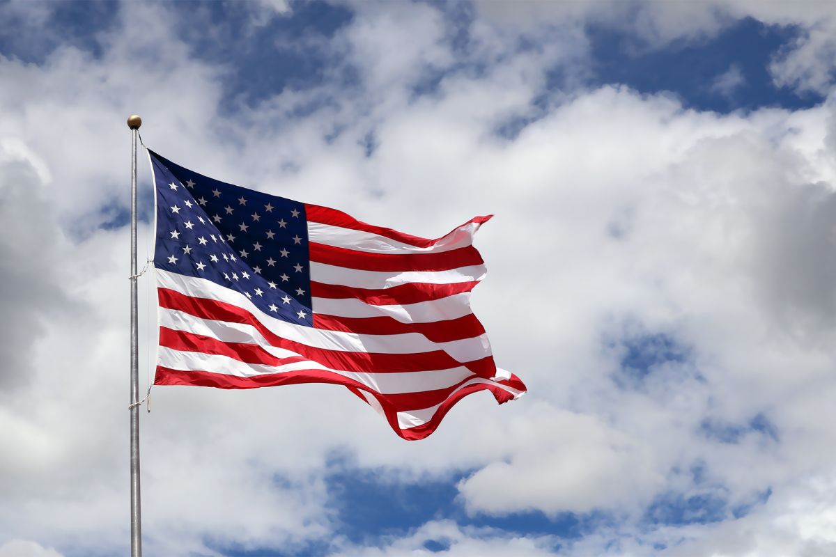 Imagem de Shutdown nos EUA ameaça emissão de vistos para brasileiros, alerta Embaixada