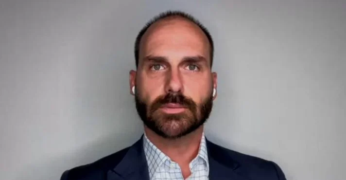 Imagem de “Quero que Moraes me intime”, diz Eduardo Bolsonaro após medida no STF