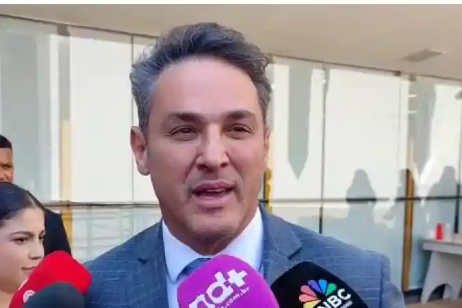 Imagem de Oposição comemora voto de Fux e fala em “esperança” no julgamento de Bolsonaro