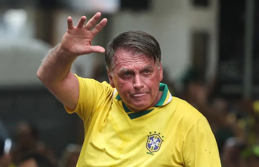 Imagem de Aliados demonstram preocupação com saúde de Bolsonaro após crises de soluço
