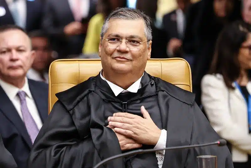 Imagem de Flávio Dino barra validade de sanções estrangeiras sem aval da Justiça brasileira