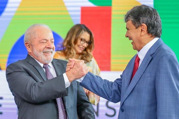 Presidente Lula e ministro Wellington Dias no relançamento do Programa Bolsa Família, em março