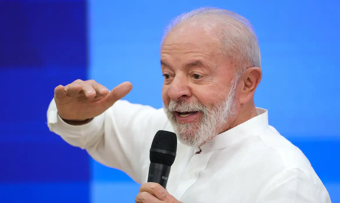 Imagem de Lula se reúne com CEO do TikTok em meio a ofensiva regulatória contra big techs