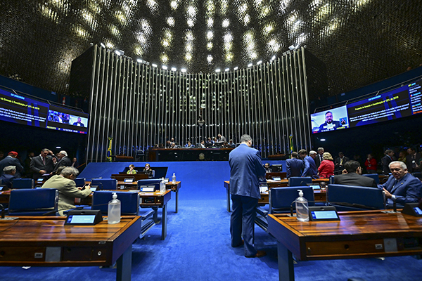 Imagem de Senado aprova fim da escala 6x1 a 11 dias do segundo turno